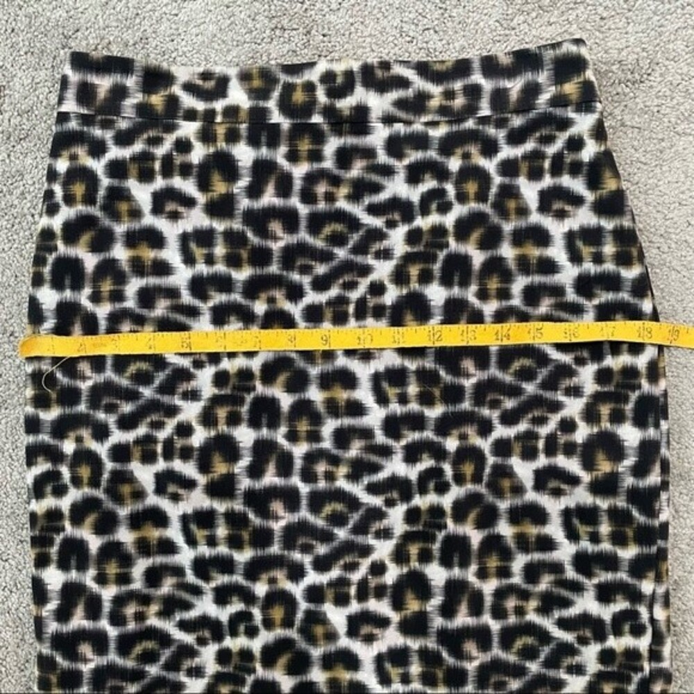 Ann Taylor Cheetah Print Pencil Skirt Size 6 - Picture 10 of 13